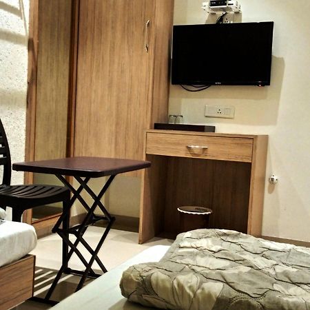 Hotel Ramniwas Jalgaon ภายนอก รูปภาพ