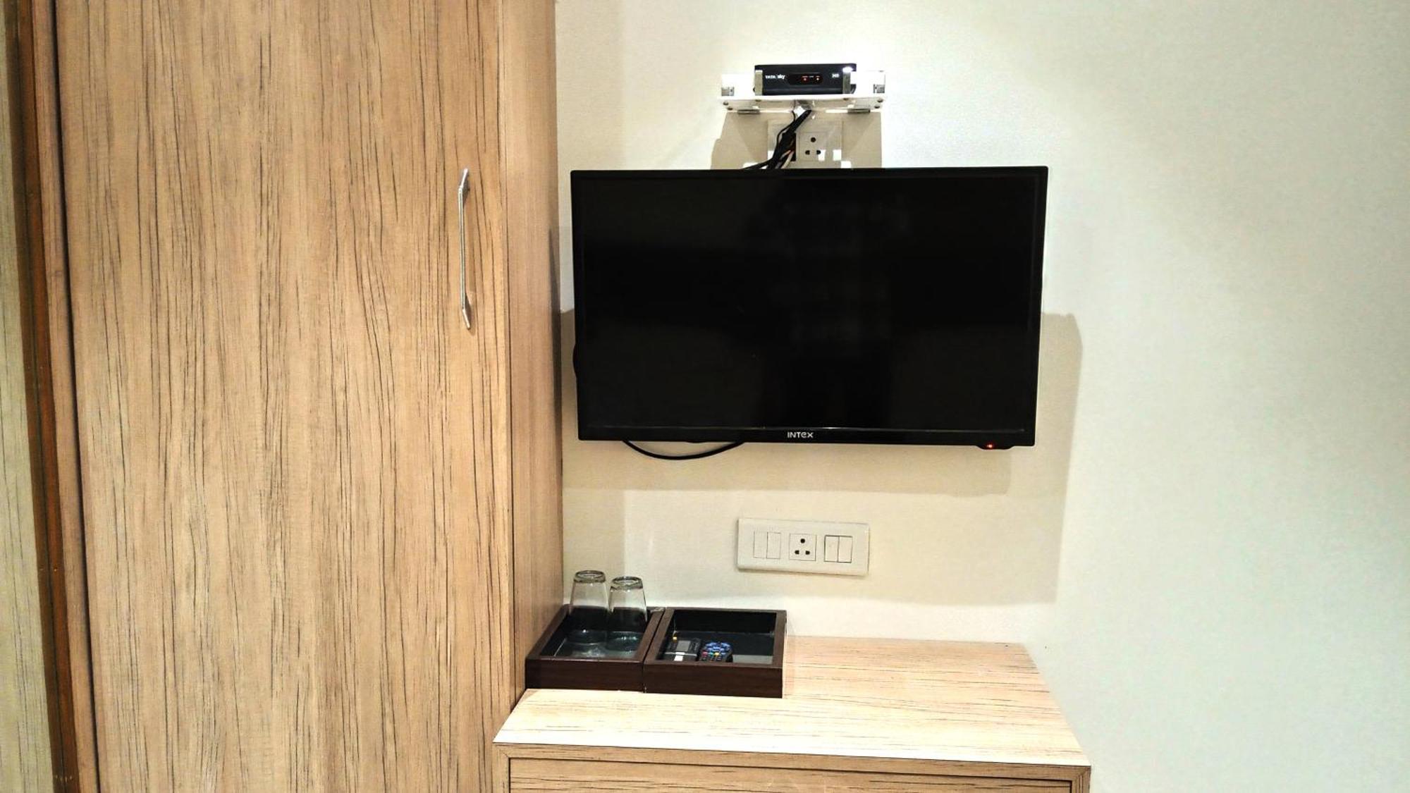 Hotel Ramniwas Jalgaon ภายนอก รูปภาพ