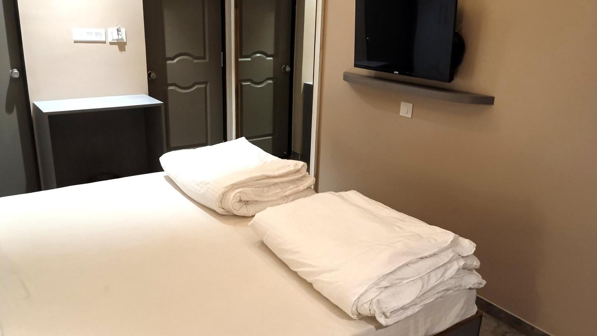 Hotel Ramniwas Jalgaon ภายนอก รูปภาพ