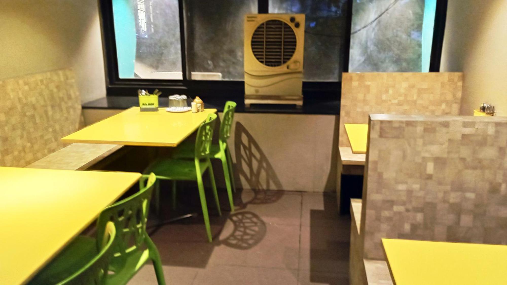 Hotel Ramniwas Jalgaon ภายนอก รูปภาพ